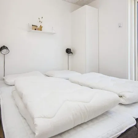 8 Person Holiday Home In Romo *